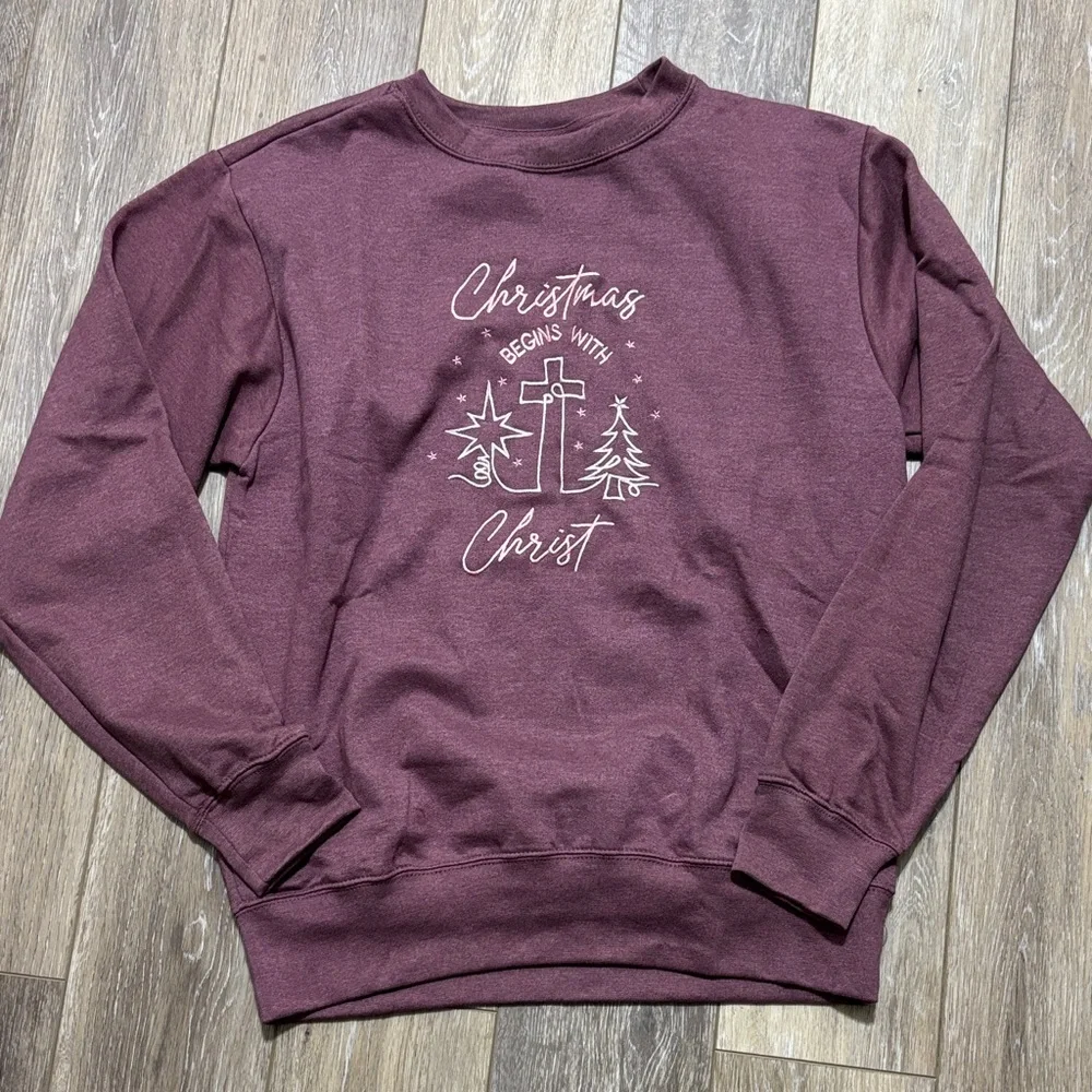 Burgundy Christmas Crewneck Sweatshirt size medium - Picture 1 of 3